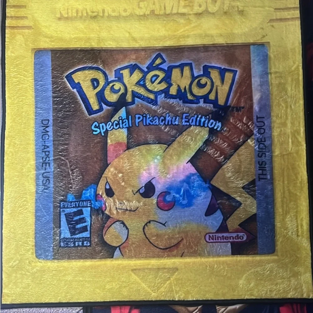 Nintendo GameBoy Pokémon “Special Pikachu Edition” - Velvet Rug - Picture 1 of 2
